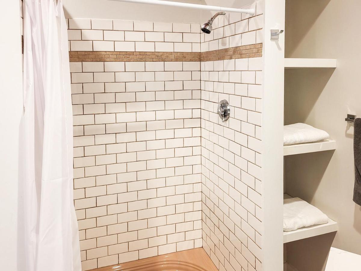 Beautiful Wooster Sq. Getaway - Great Neighborhood Apartment New Haven